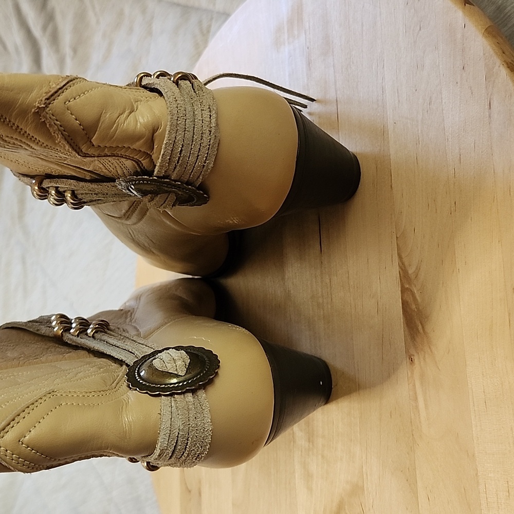 ACME Vintage Beige Heeled Western Boots Pointed Toe Concho Beaded Ankle Detail 8 - Picture 6 of 10